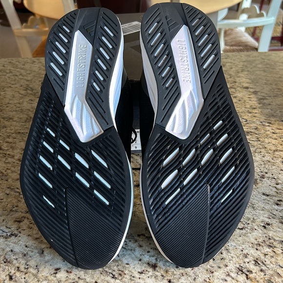 Adidas Duramo Speed Women’s size 10.5. Worn for less than a mile! Great buy!Box! - Picture 3 of 9
